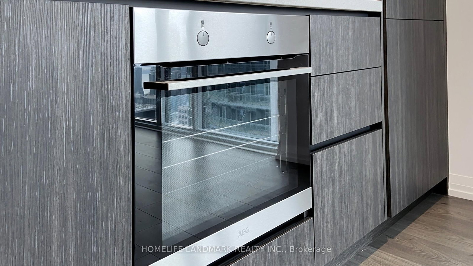 28 Widmer Street, Unit 4729 - Photo 11