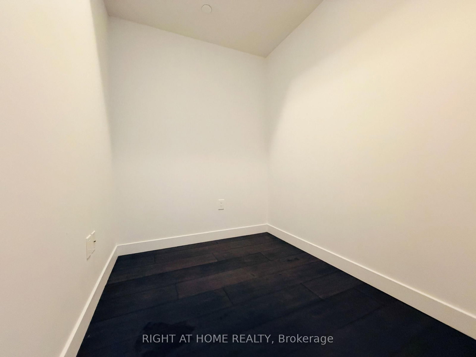 8 Eglinton Avenue E, Unit 3304 - Photo 11