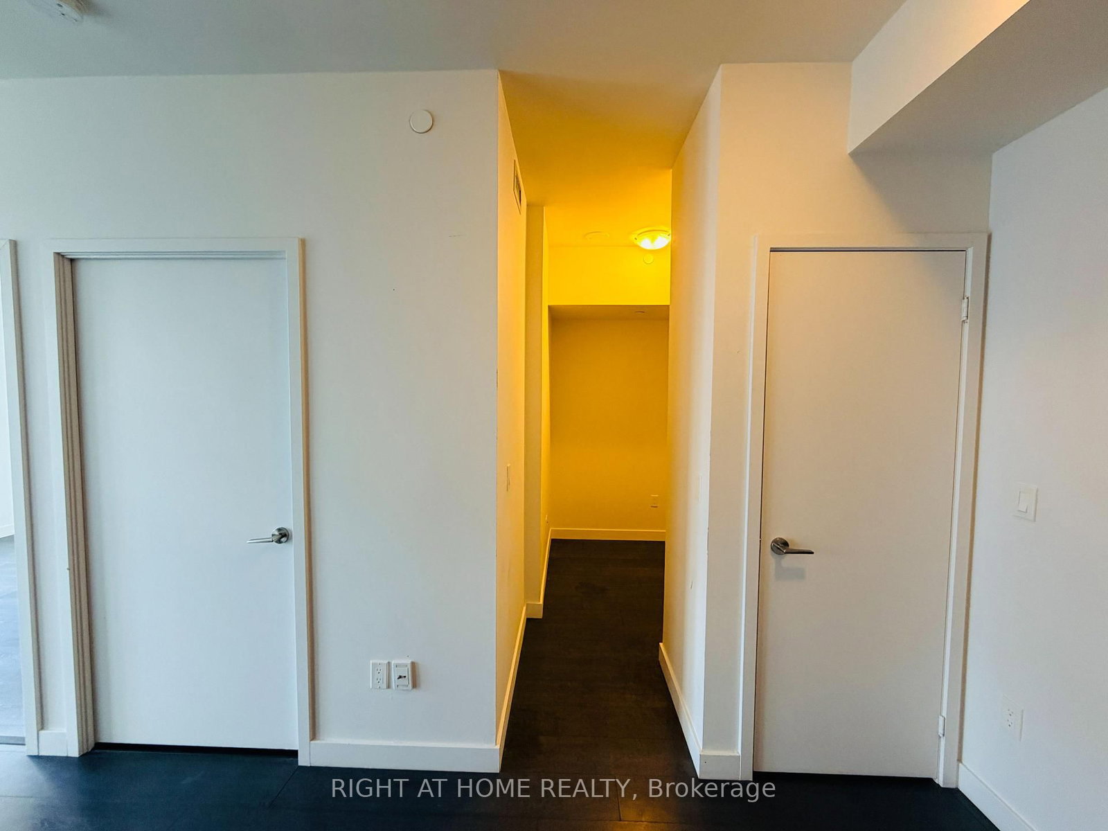 8 Eglinton Avenue E, Unit 3304 - Photo 12