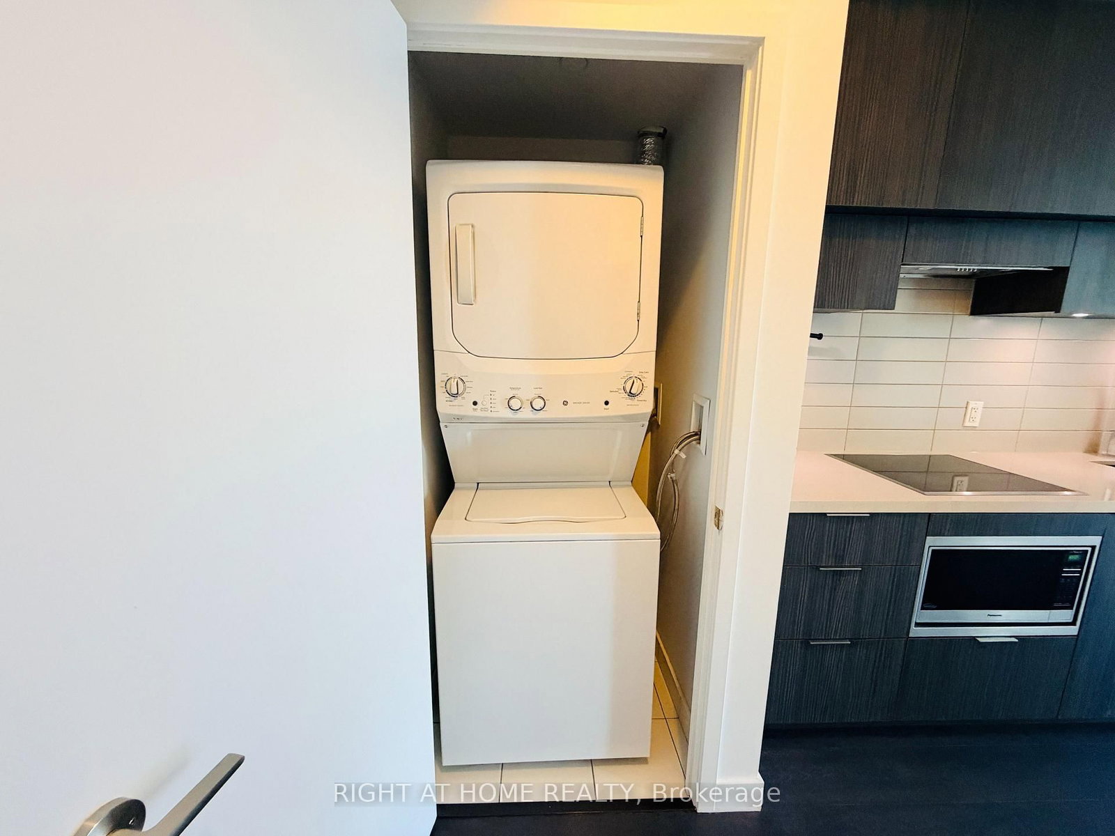 8 Eglinton Avenue E, Unit 3304 - Photo 13