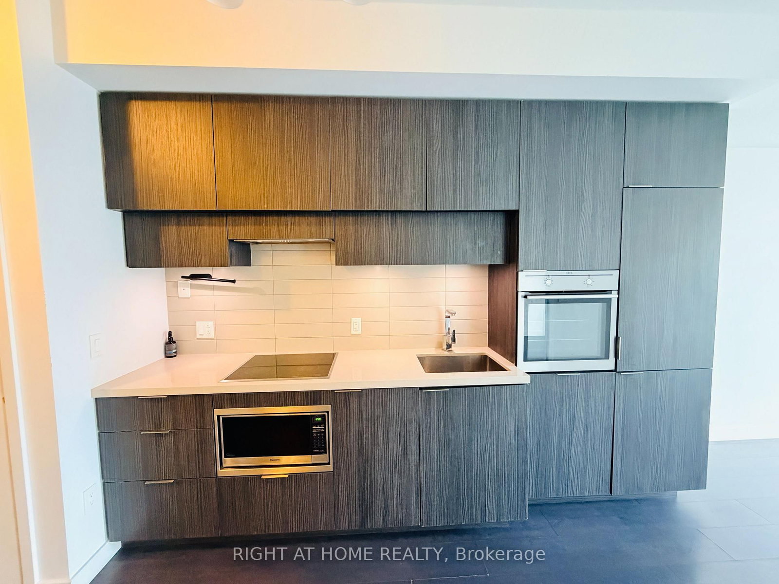 8 Eglinton Avenue E, Unit 3304 - Photo 5