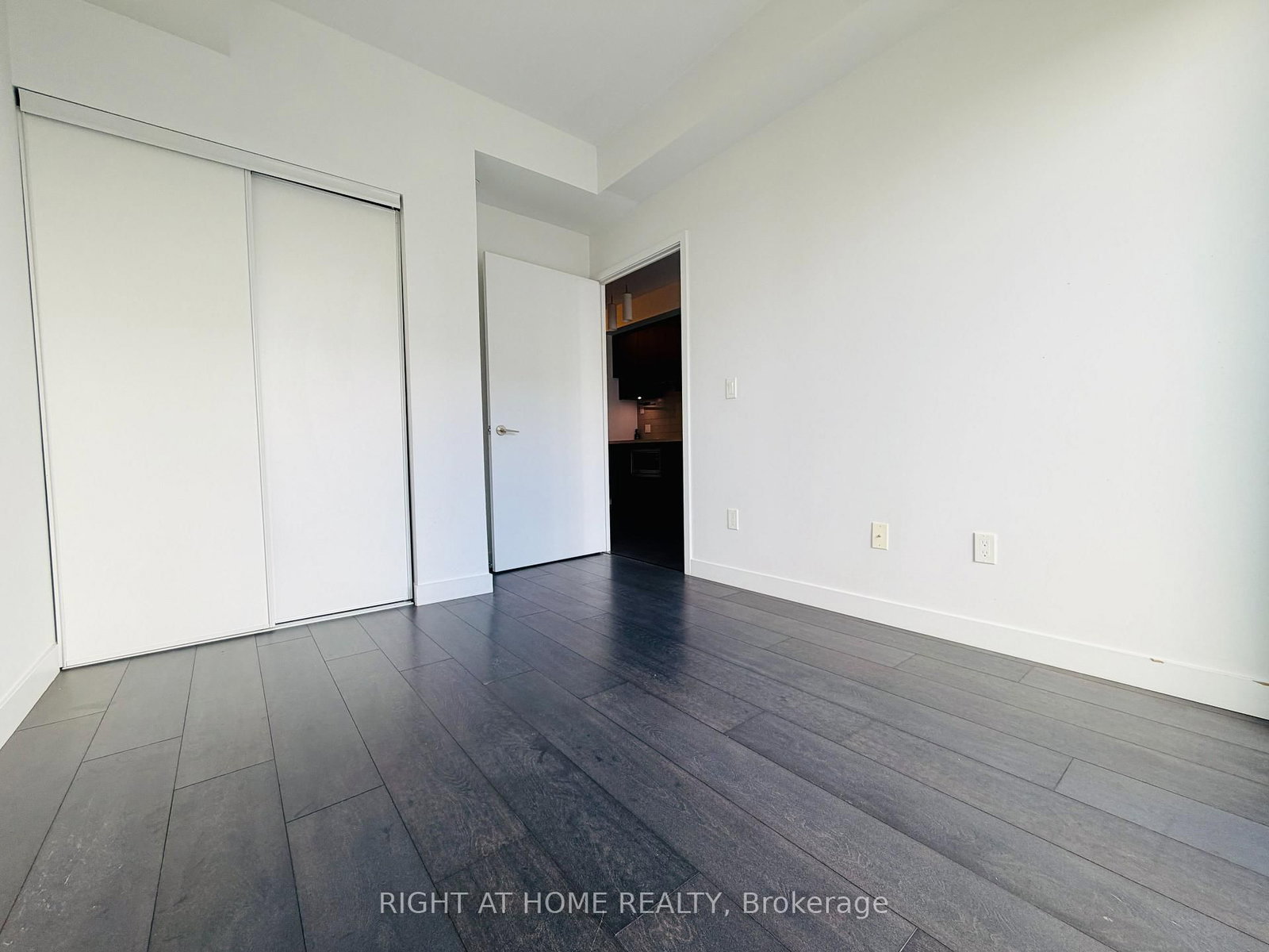 8 Eglinton Avenue E, Unit 3304 - Photo 8