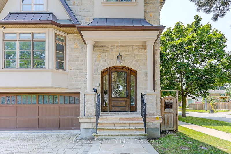 297 Churchill Avenue