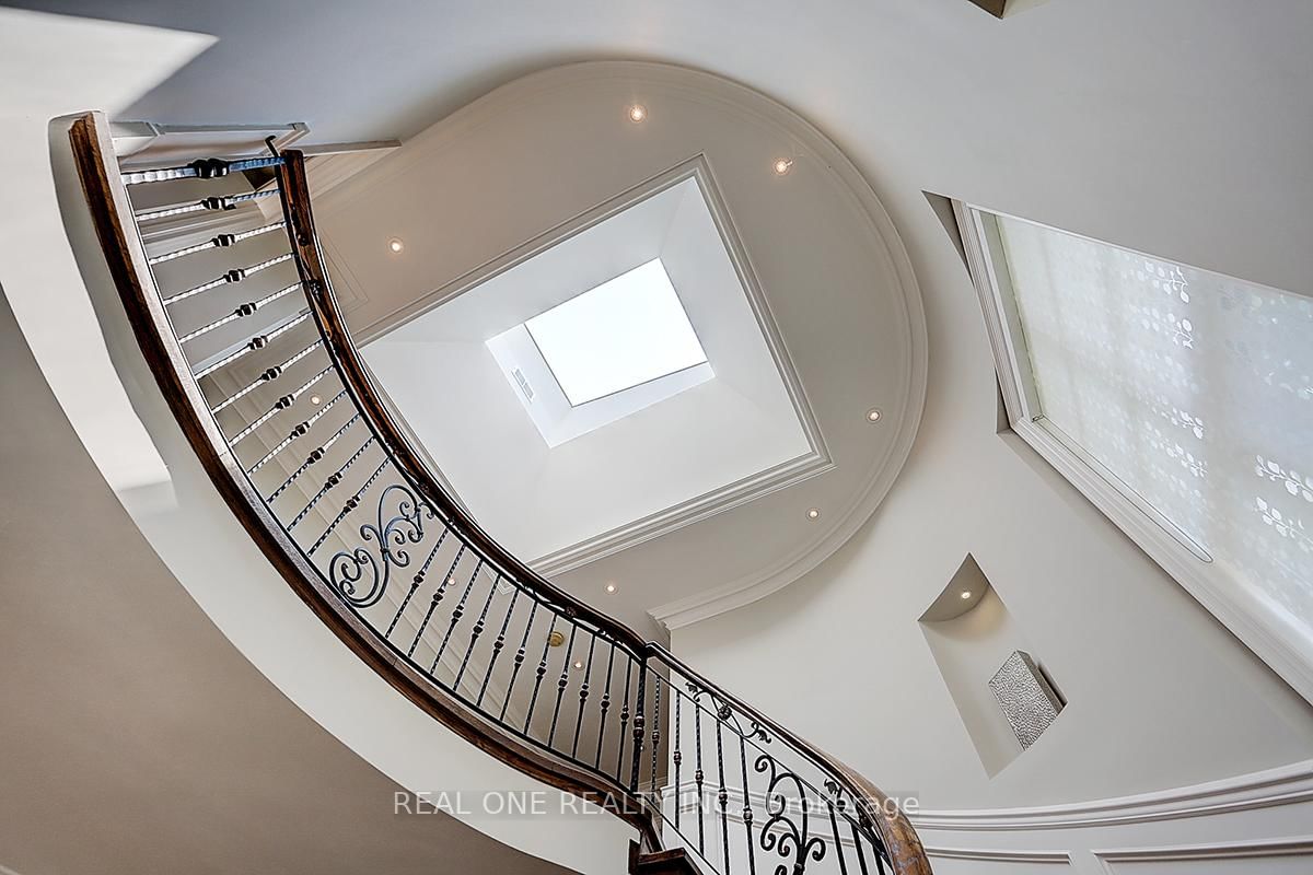 297 Churchill Avenue • Toronto, ON photo 25