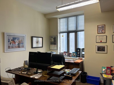 900 - 372 Bay St | Toronto | Image