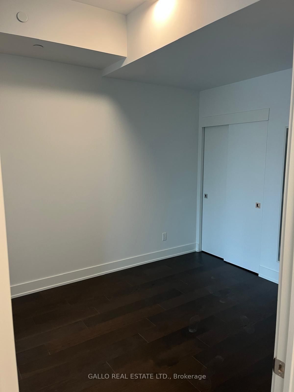 8 Manor Road W, Unit 307 - Photo 12