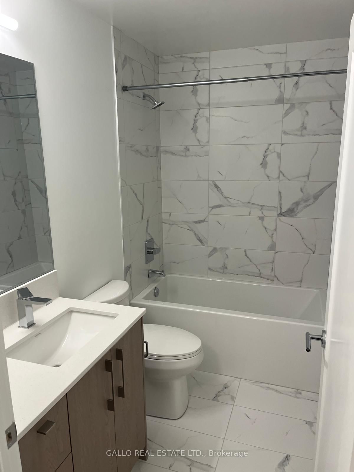 8 Manor Road W, Unit 307 - Photo 14