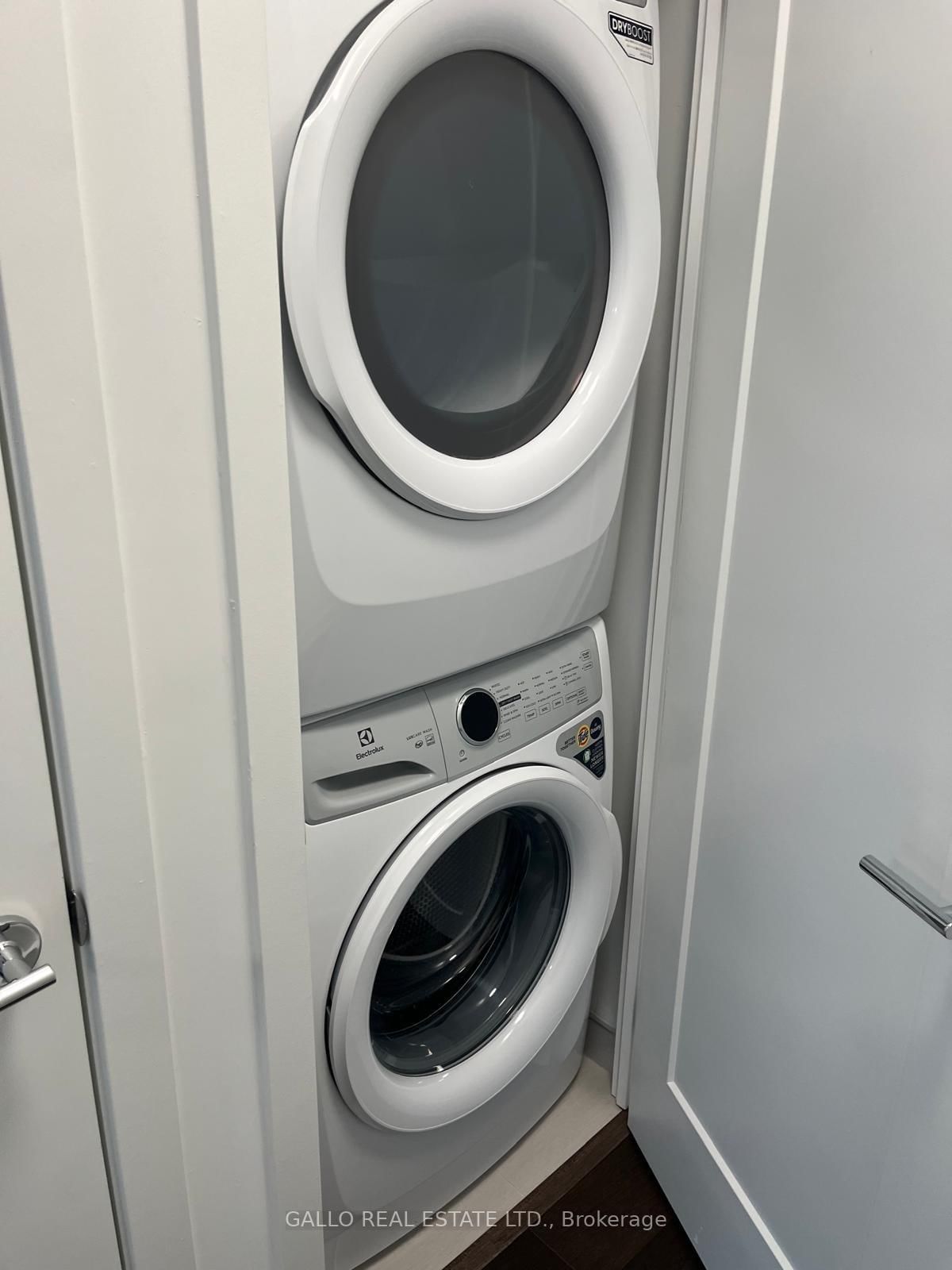 8 Manor Road W, Unit 307 - Photo 15