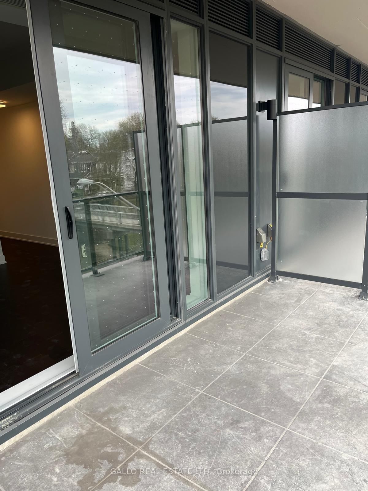 8 Manor Road W, Unit 307 - Photo 7