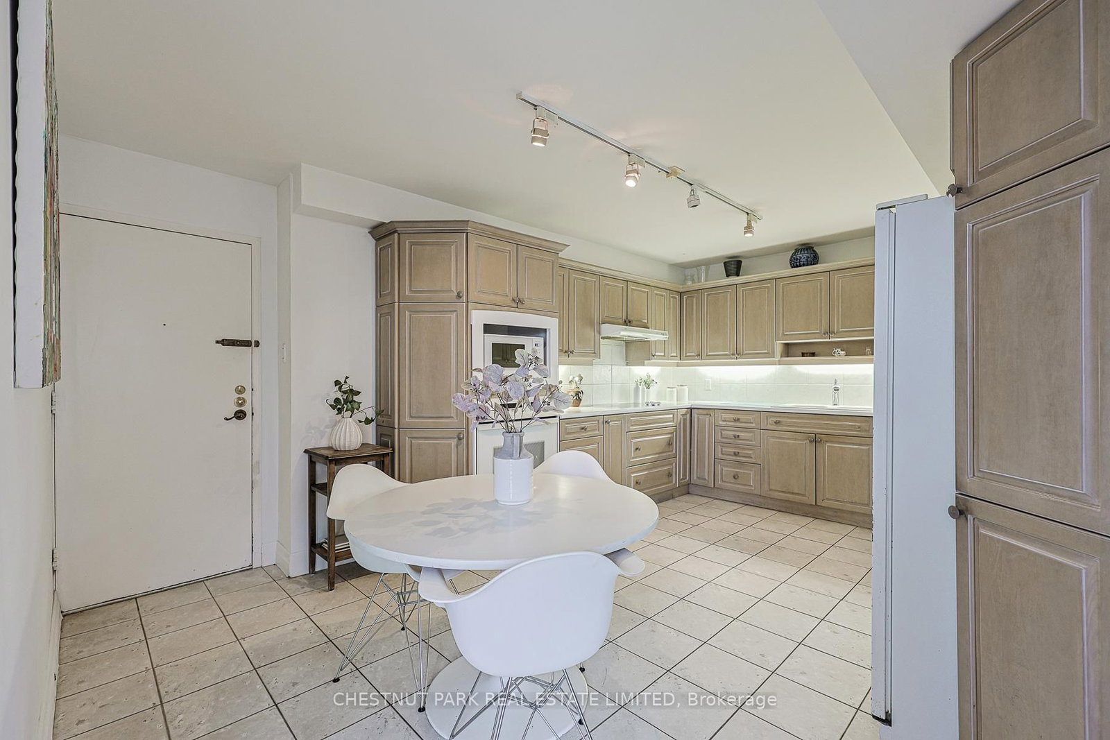 70 Montclair Avenue, Unit PH2 - Photo 21