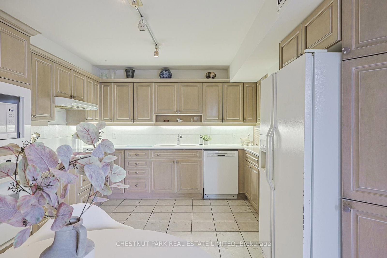 70 Montclair Avenue, Unit PH2 - Photo 22