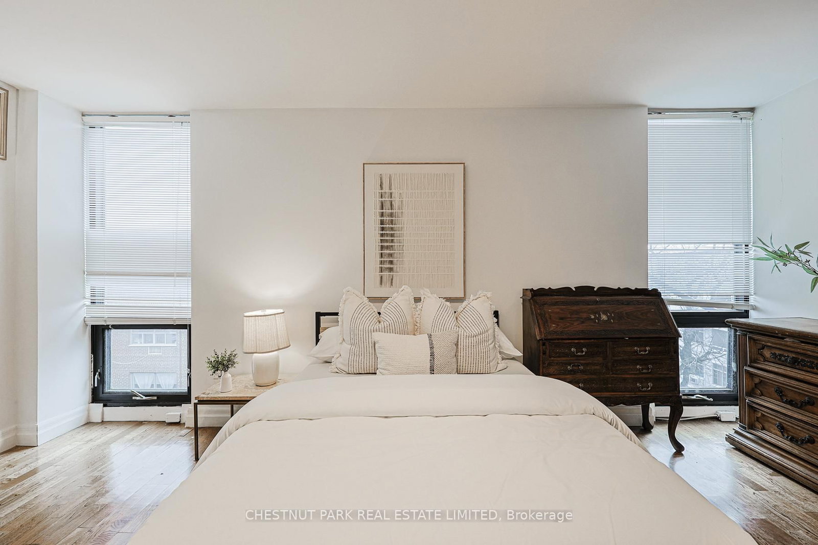 70 Montclair Avenue, Unit PH2 - Photo 32