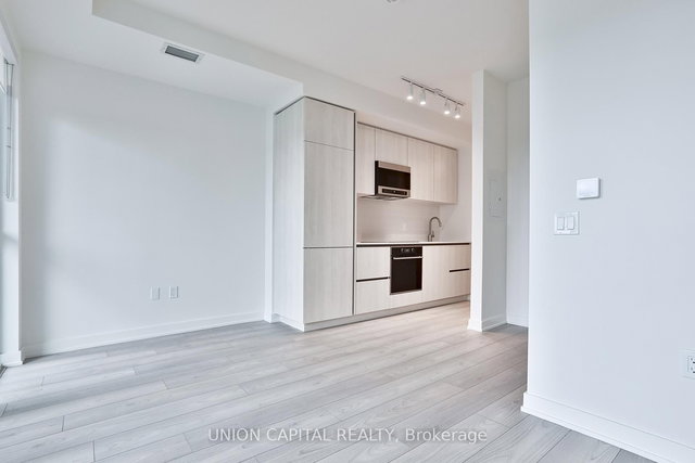 712S - 110 Broadway Avenue