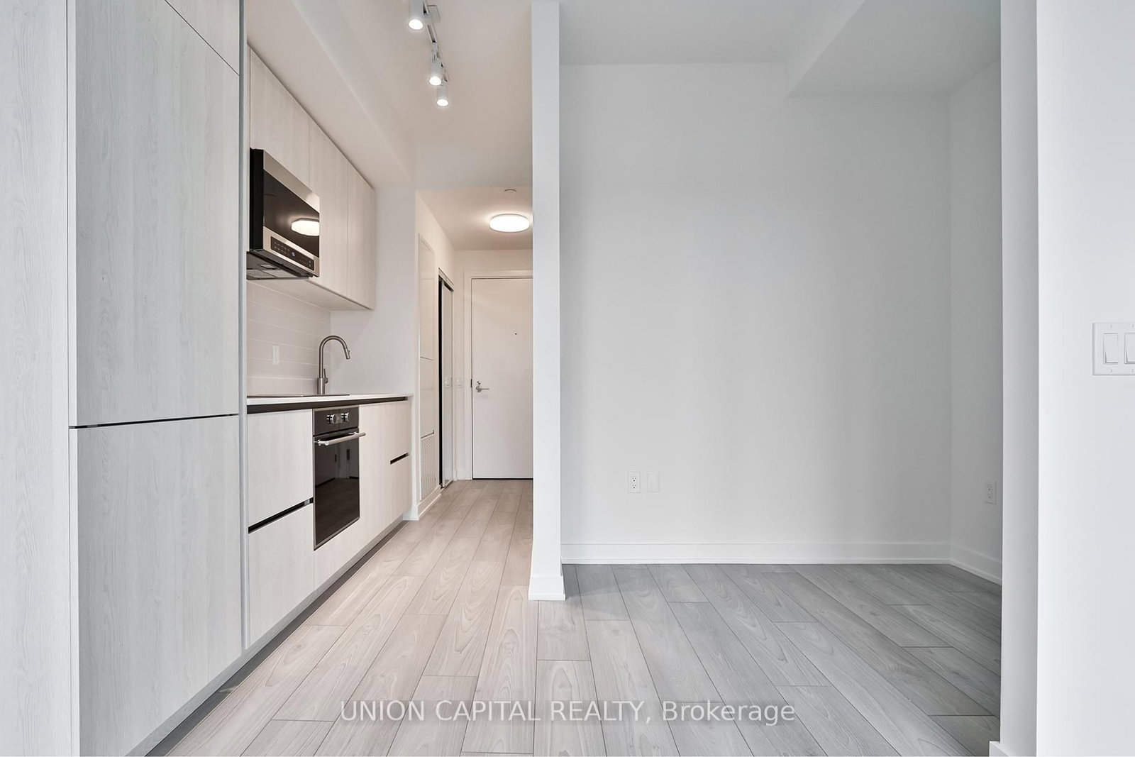 110 Broadway Avenue, Unit 712S - Photo 2