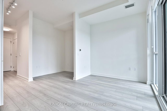 712S - 110 Broadway Avenue