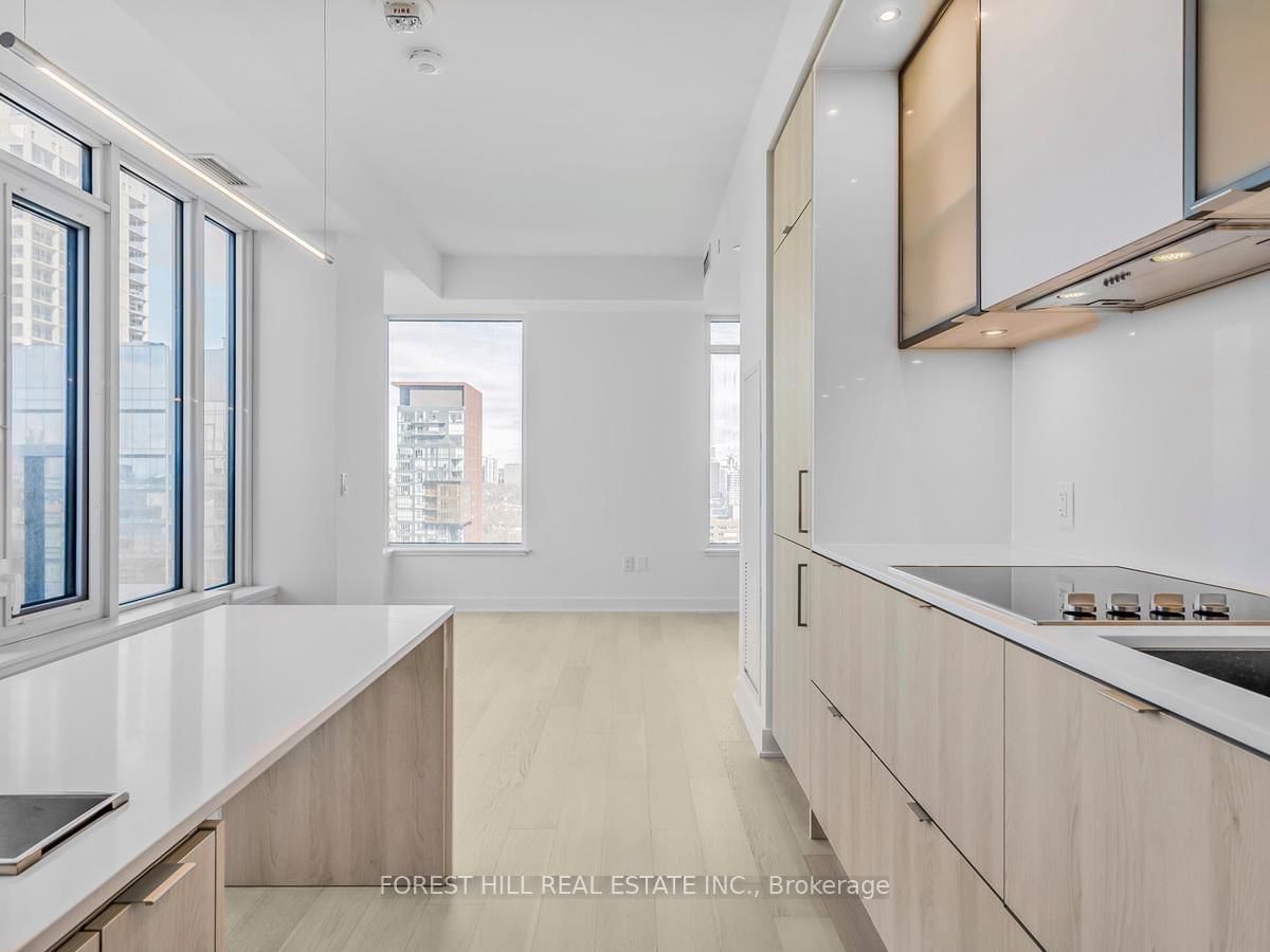 11 Yorkville Avenue, Unit 2403 - Photo 10