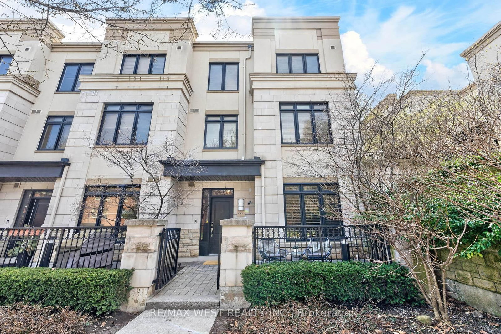 Property at 7 Oakburn