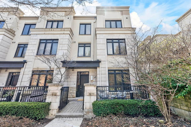 TH 11 - 7 Oakburn Crescent