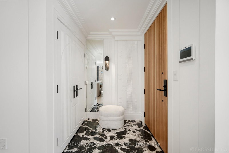 238 Melrose Ave N, Toronto, M5M 1Z1 | Image 2