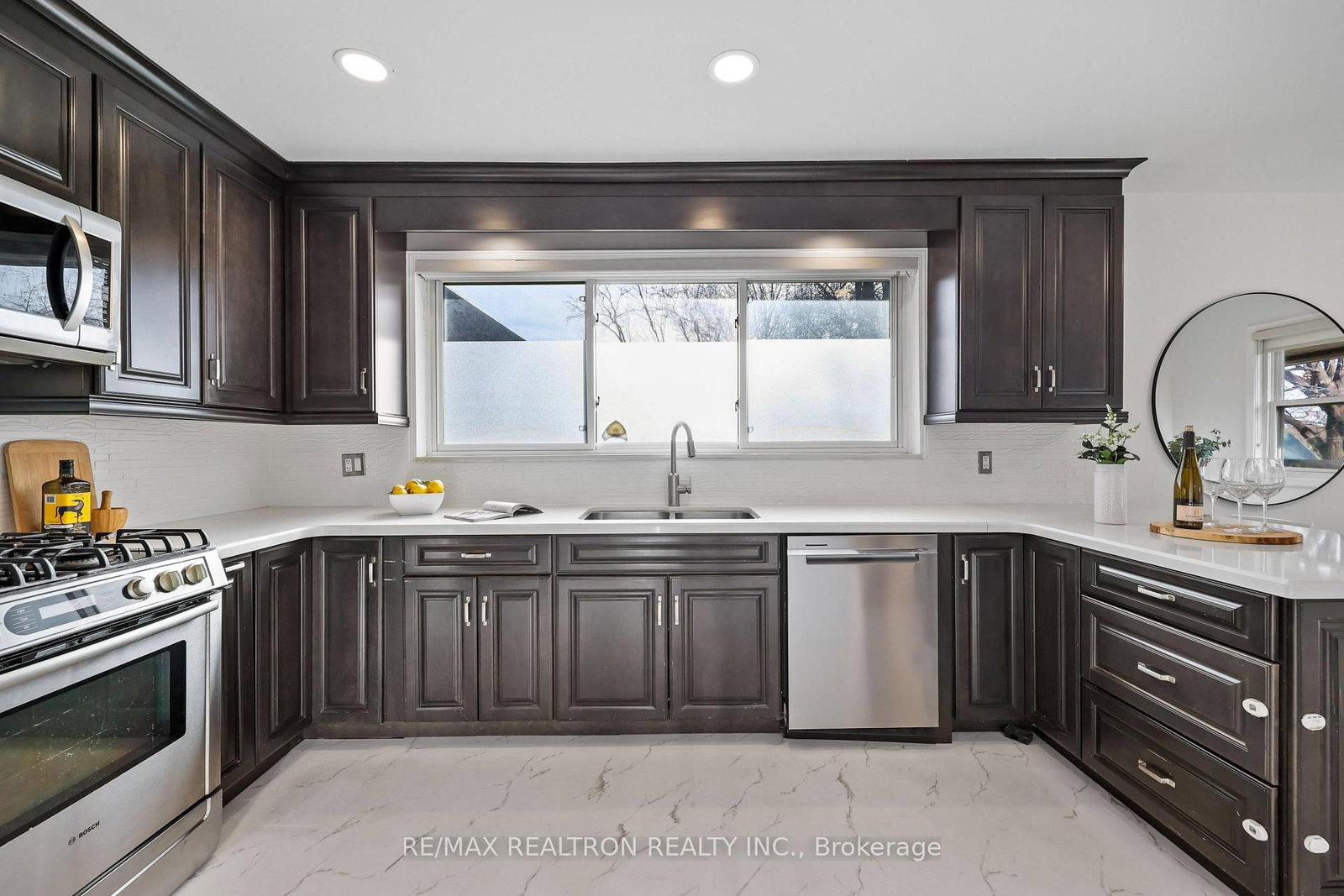 Detached House for sale at 122 Hove Street, Toronto, Ontario, M3H 4Z7 - Bathurst Manor - MLS: C13030136