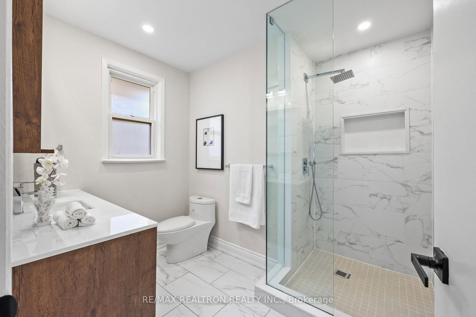 Detached House for sale at 122 Hove Street, Toronto, Ontario, M3H 4Z7 - Bathurst Manor - MLS: C13030136