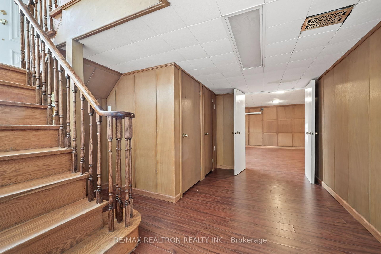 Detached House for sale at 122 Hove Street, Toronto, Ontario, M3H 4Z7 - Bathurst Manor - MLS: C13030136