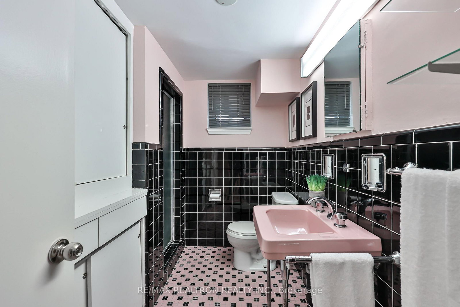 Detached House for sale at 122 Hove Street, Toronto, Ontario, M3H 4Z7 - Bathurst Manor - MLS: C13030136