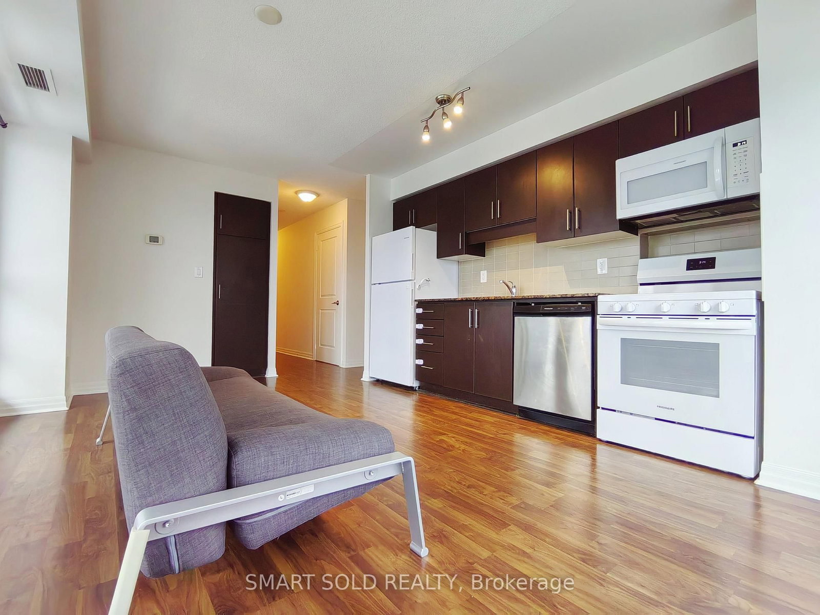 30 Herons Hill Way, Unit 405 - Photo 3