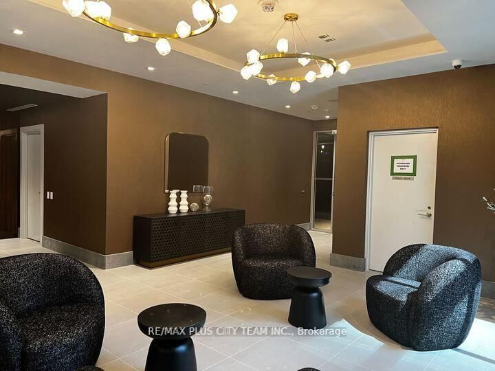 28 Widmer Street, Unit 3121 - Photo 12