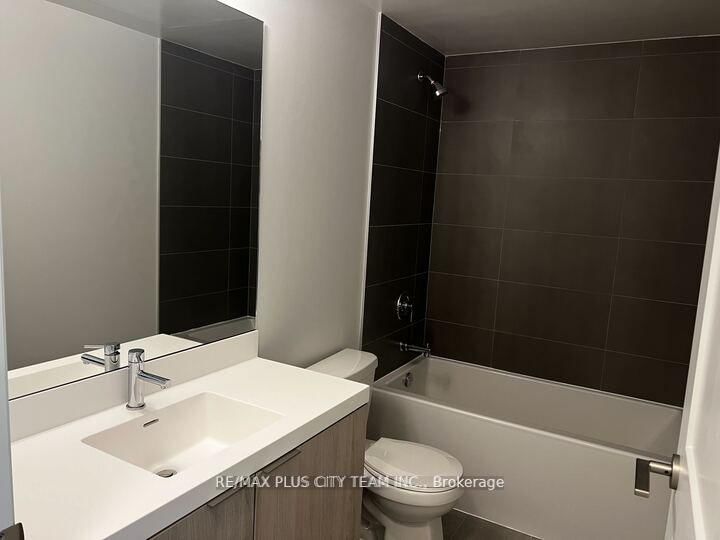 28 Widmer Street, Unit 3121 - Photo 7