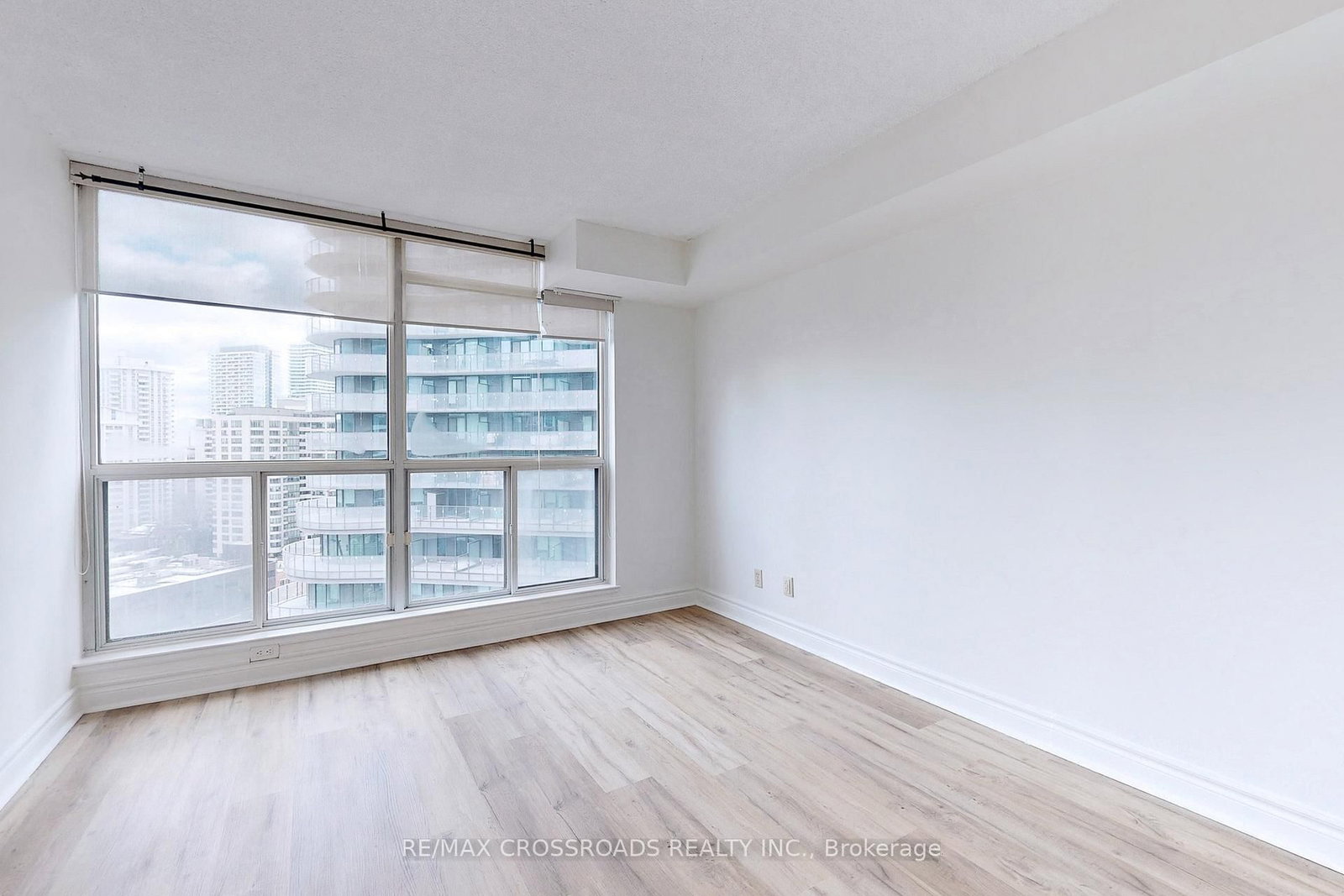 24 Wellesley Street W, Unit 1412 - Photo 15