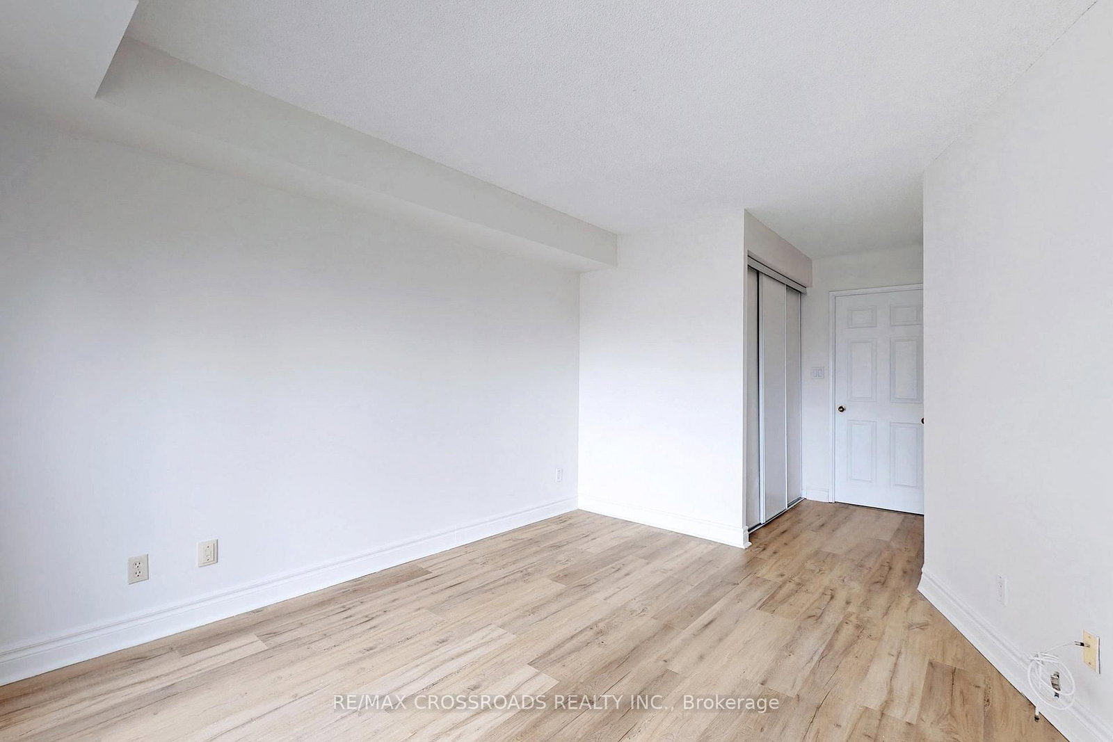 24 Wellesley Street W, Unit 1412 - Photo 17