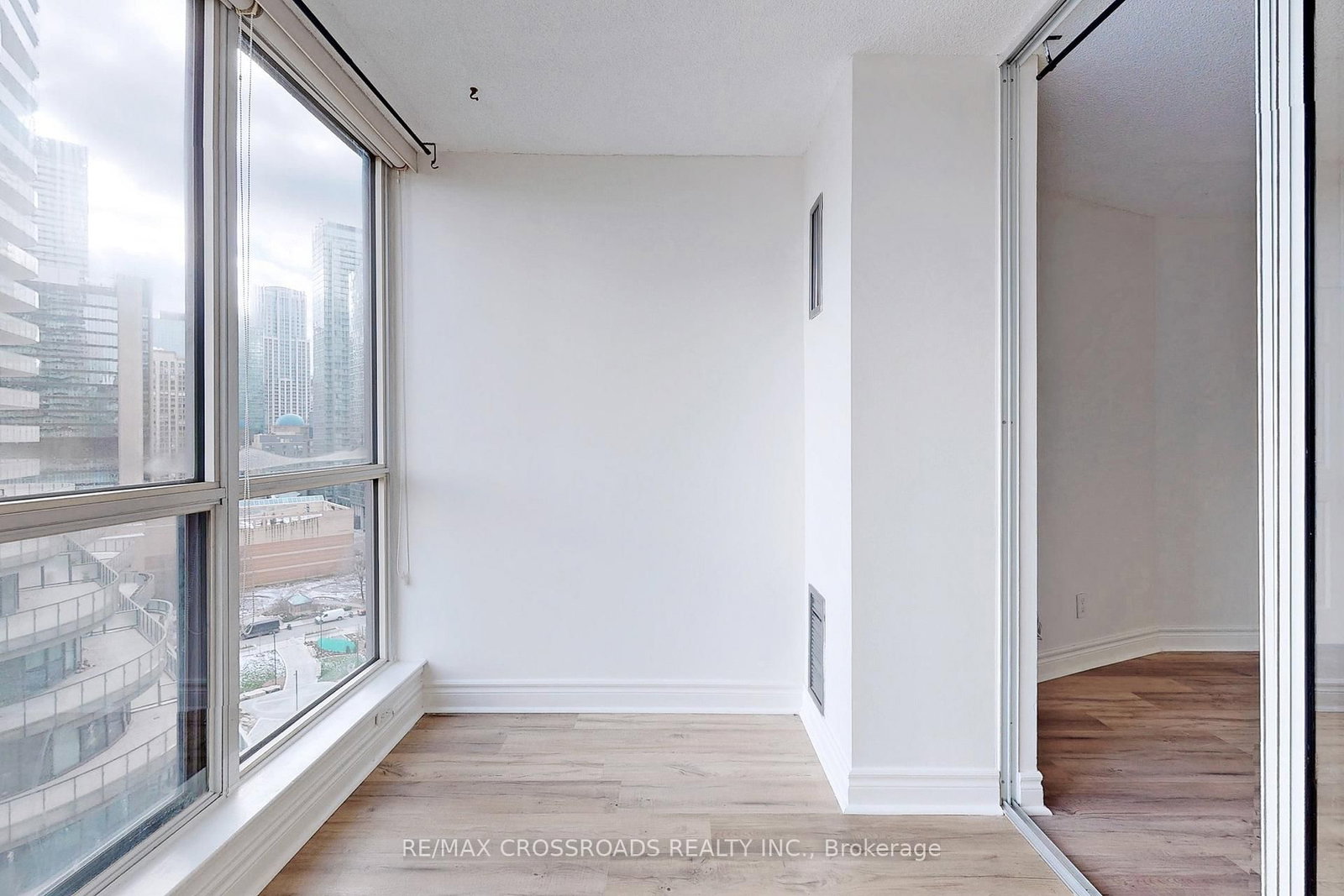 24 Wellesley Street W, Unit 1412 - Photo 20