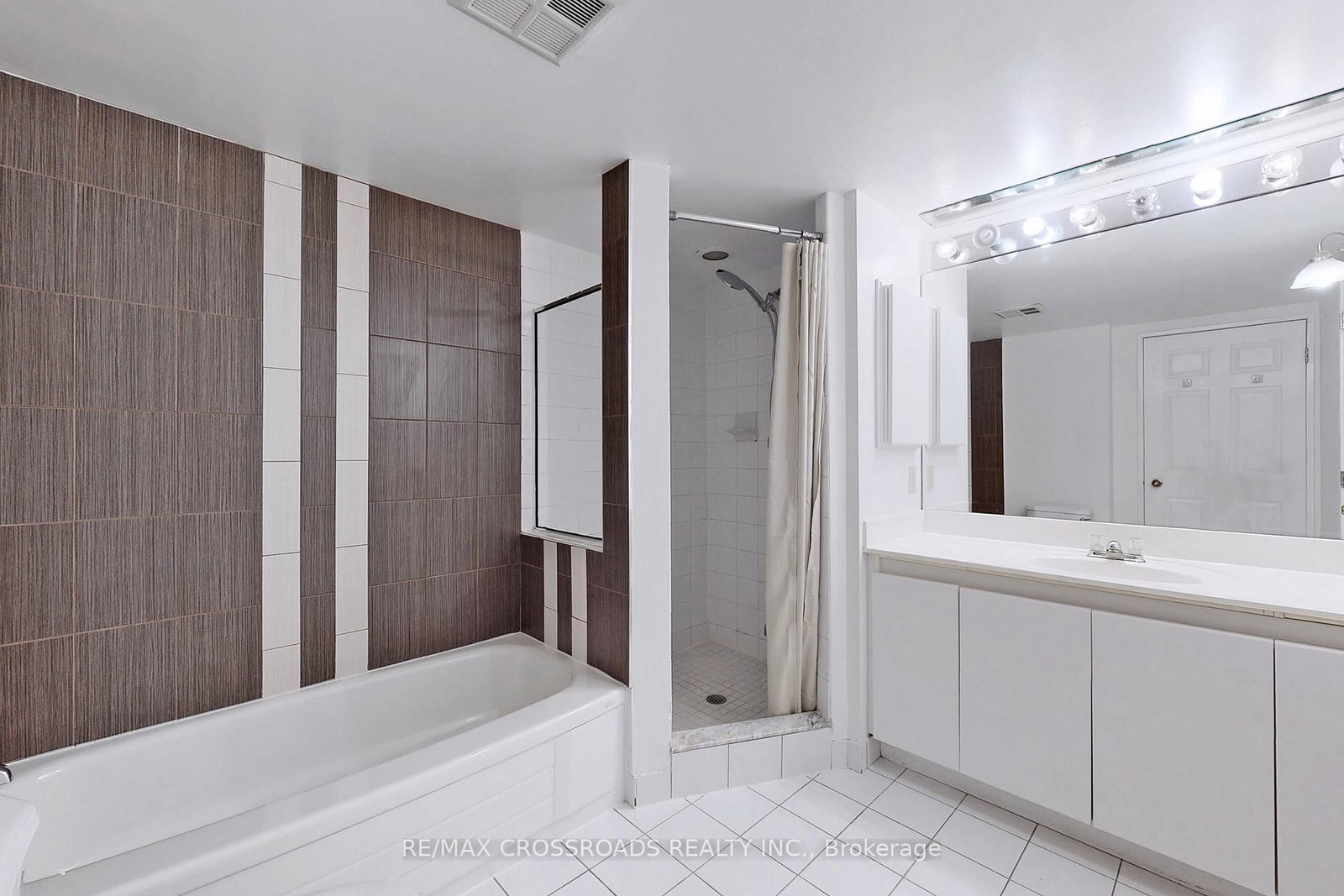 24 Wellesley Street W, Unit 1412 - Photo 22