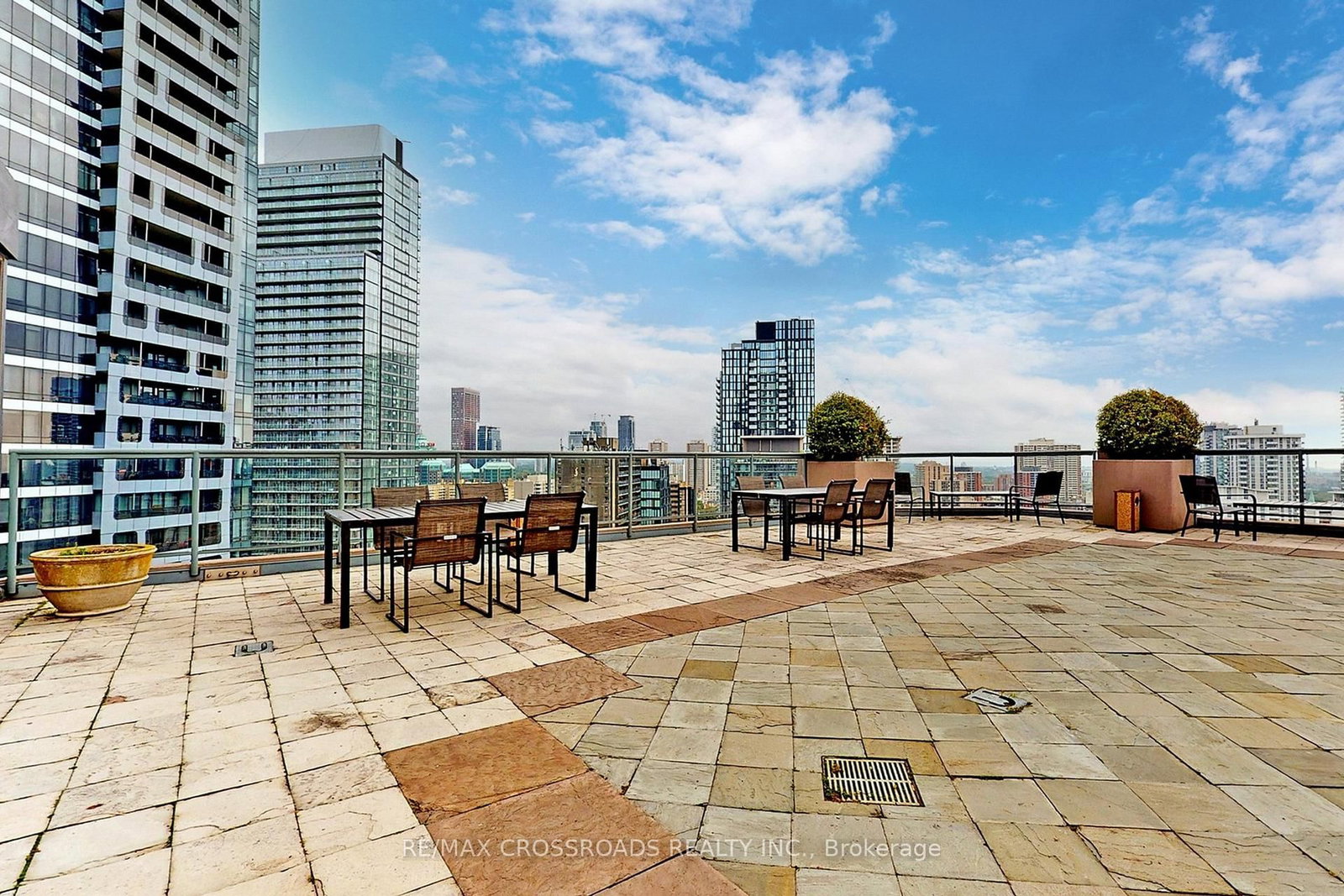 24 Wellesley Street W, Unit 1412 - Photo 36