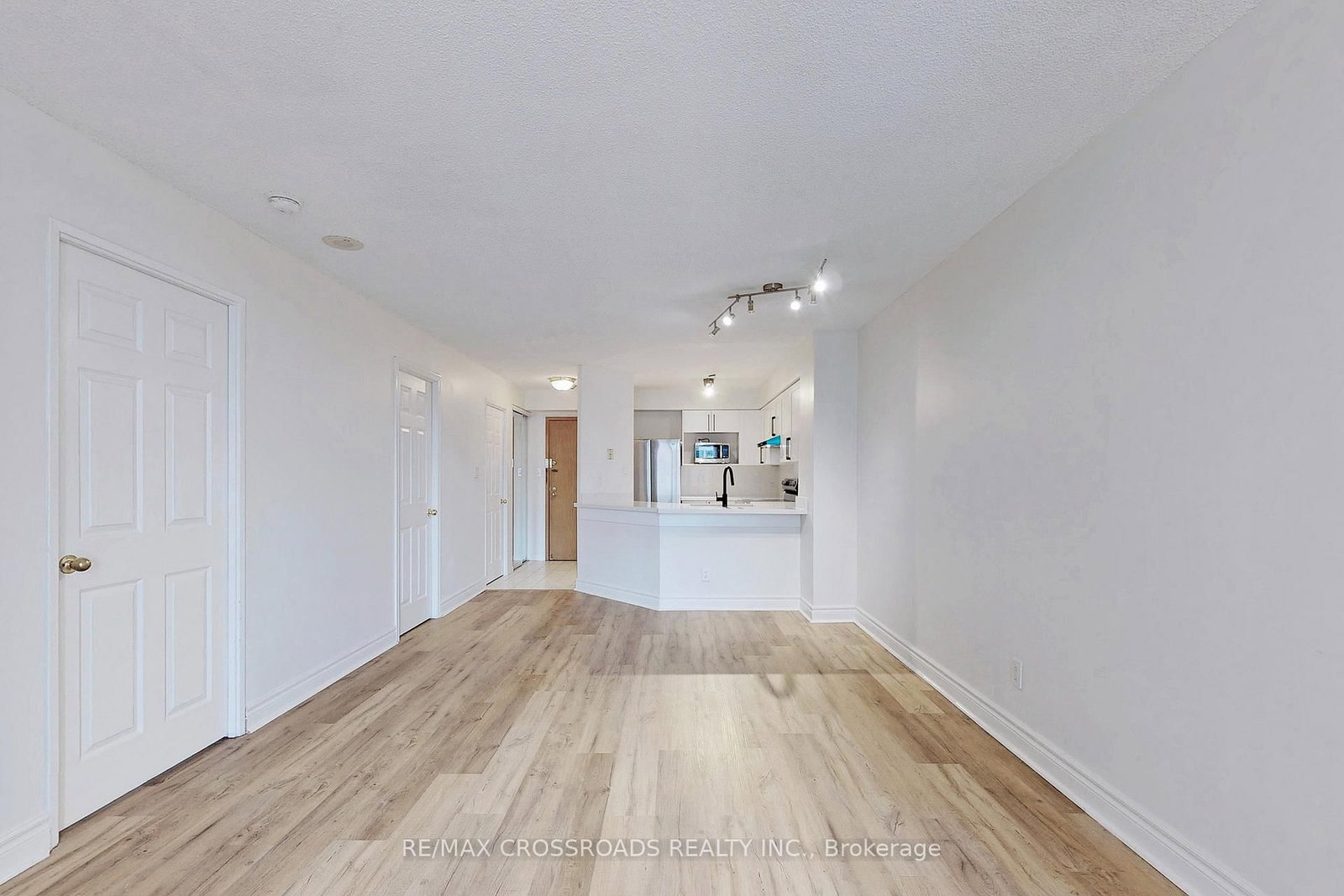 24 Wellesley Street W, Unit 1412 - Photo 5