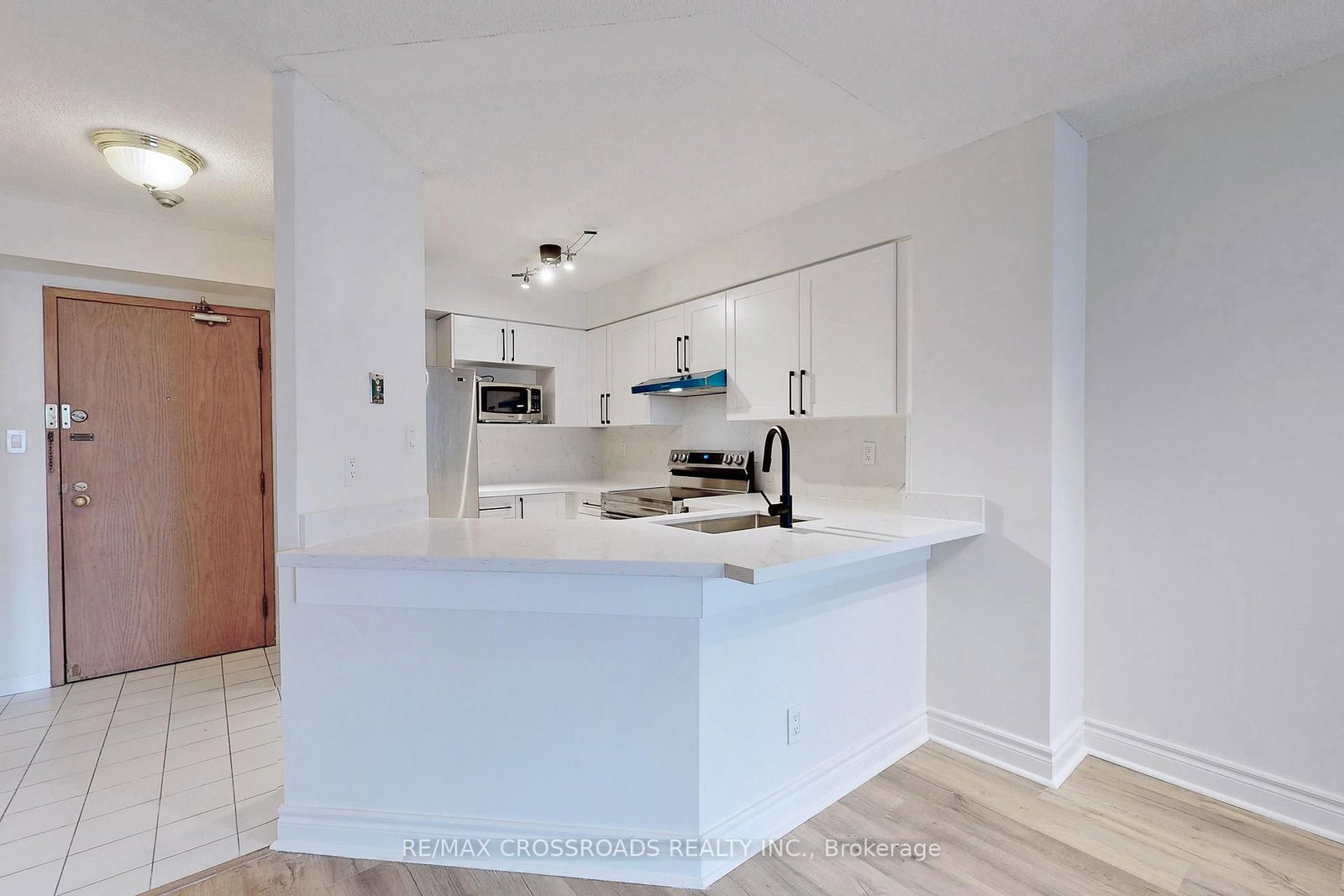 24 Wellesley Street W, Unit 1412 - Photo 7