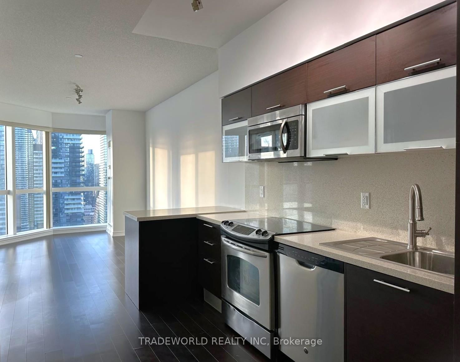 386 Yonge Street, Unit 3616 - Photo 2