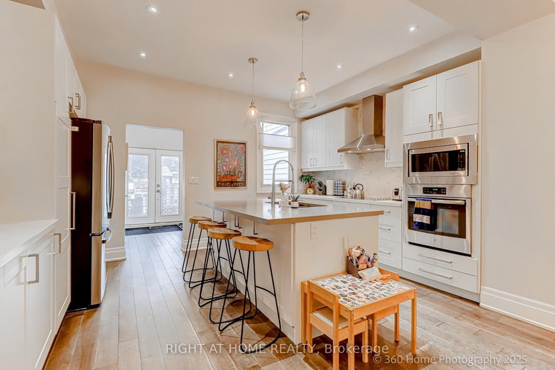 529 Dupont St, Toronto, M6G 1Y8 | Image 2
