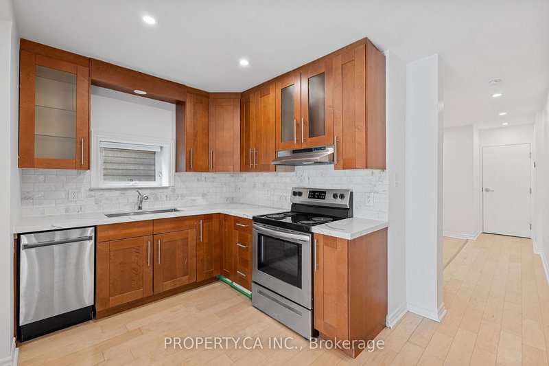 679 Vaughan Rd, Toronto, M6E 2Y7 | Image 3