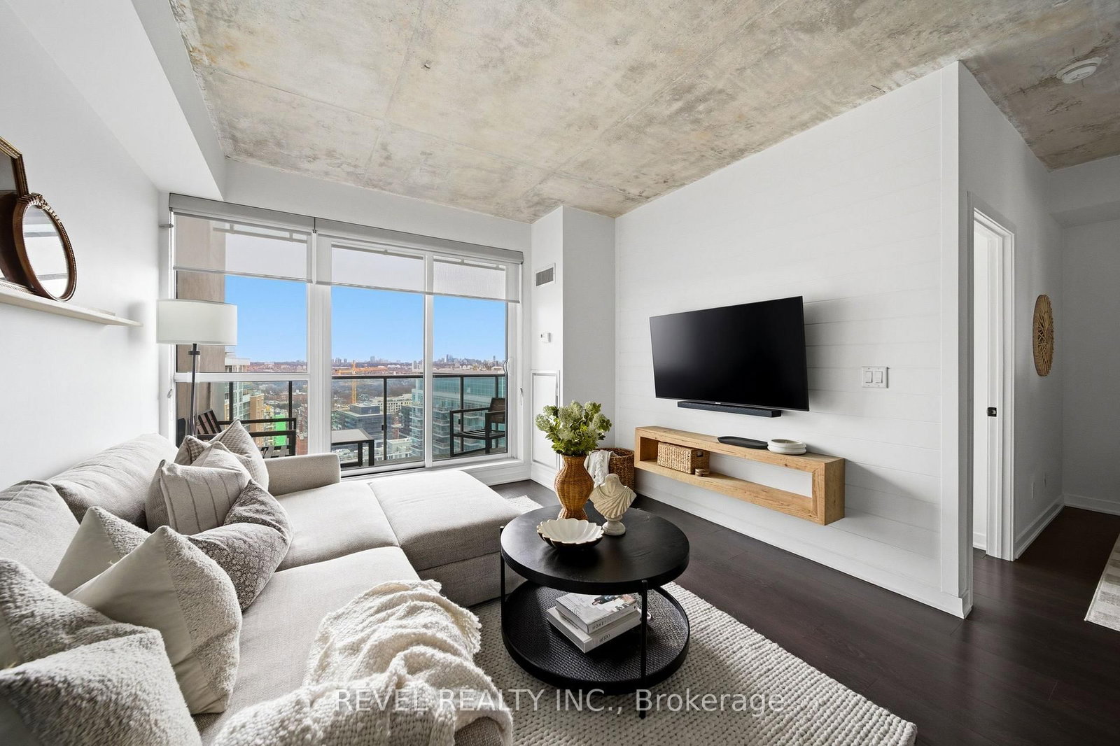 150 East Liberty Street, Unit 2701 - Photo 18