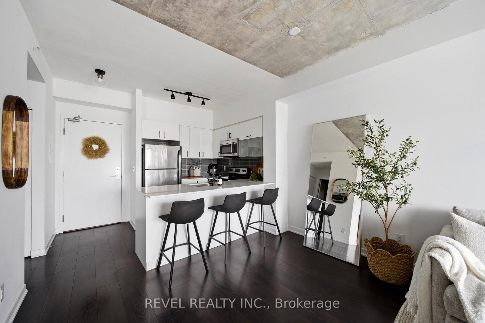 150 East Liberty Street, Unit 2701 - Photo 22