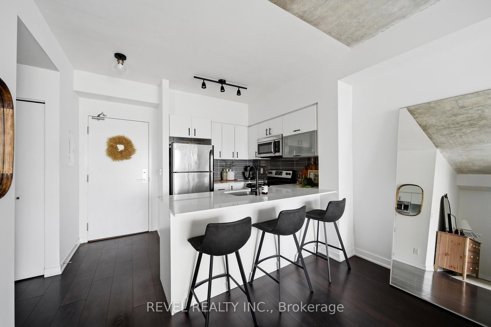 150 East Liberty Street, Unit 2701 - Photo 23