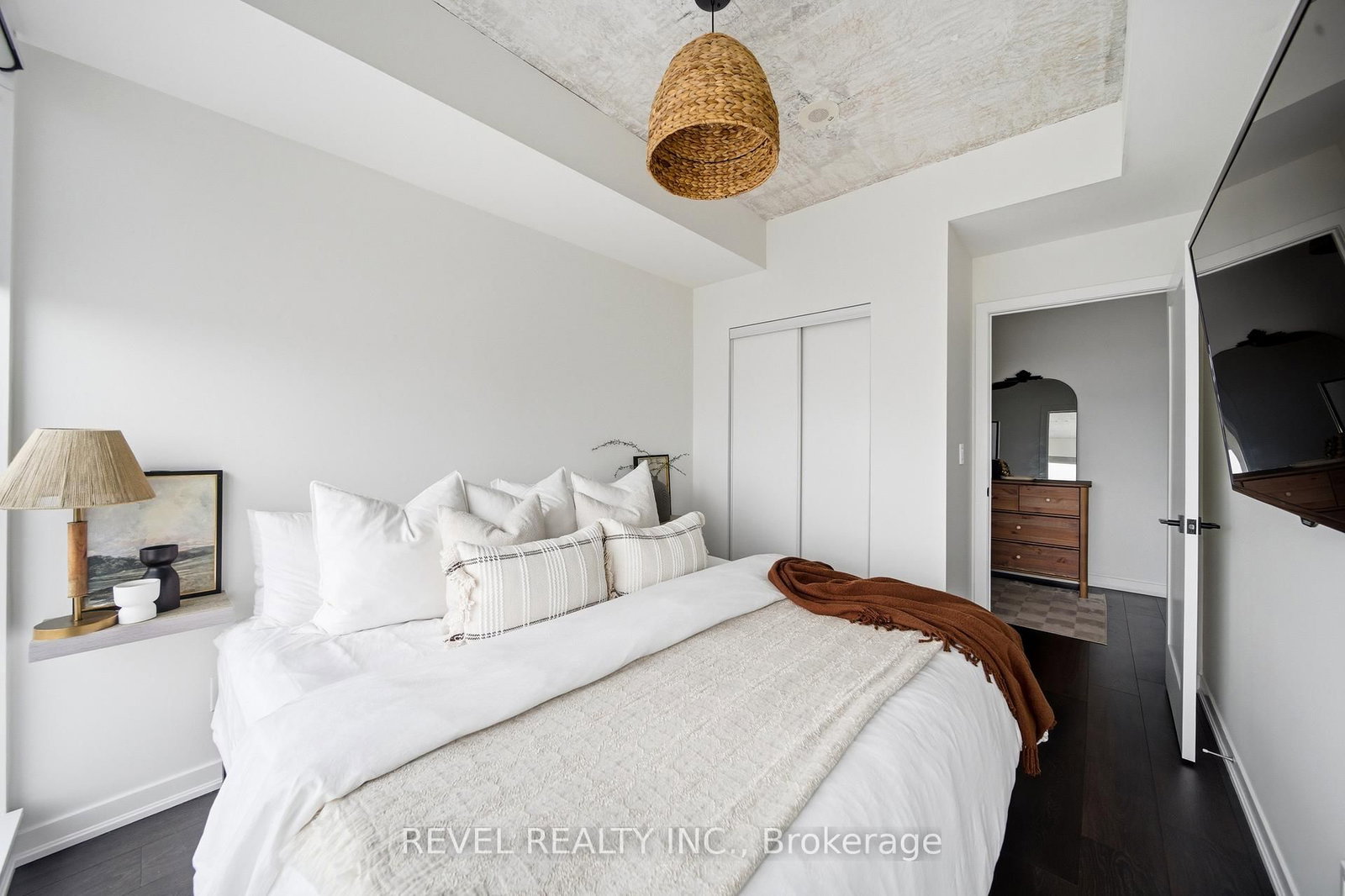 150 East Liberty Street, Unit 2701 - Photo 30