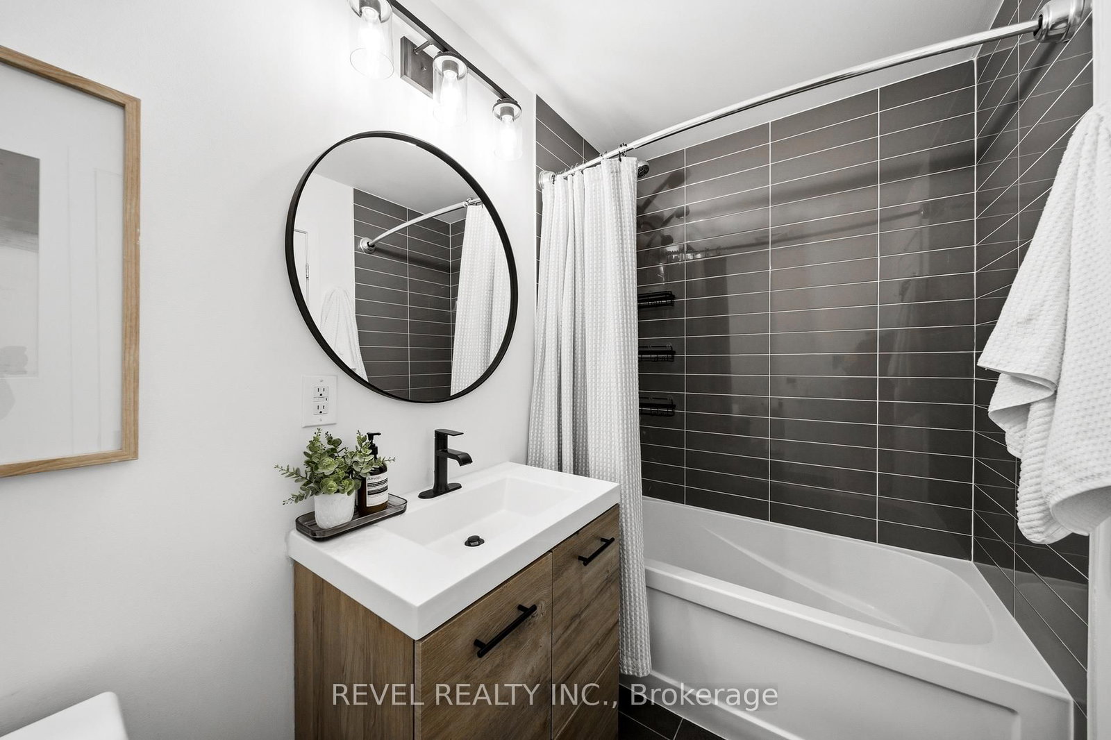 150 East Liberty Street, Unit 2701 - Photo 33