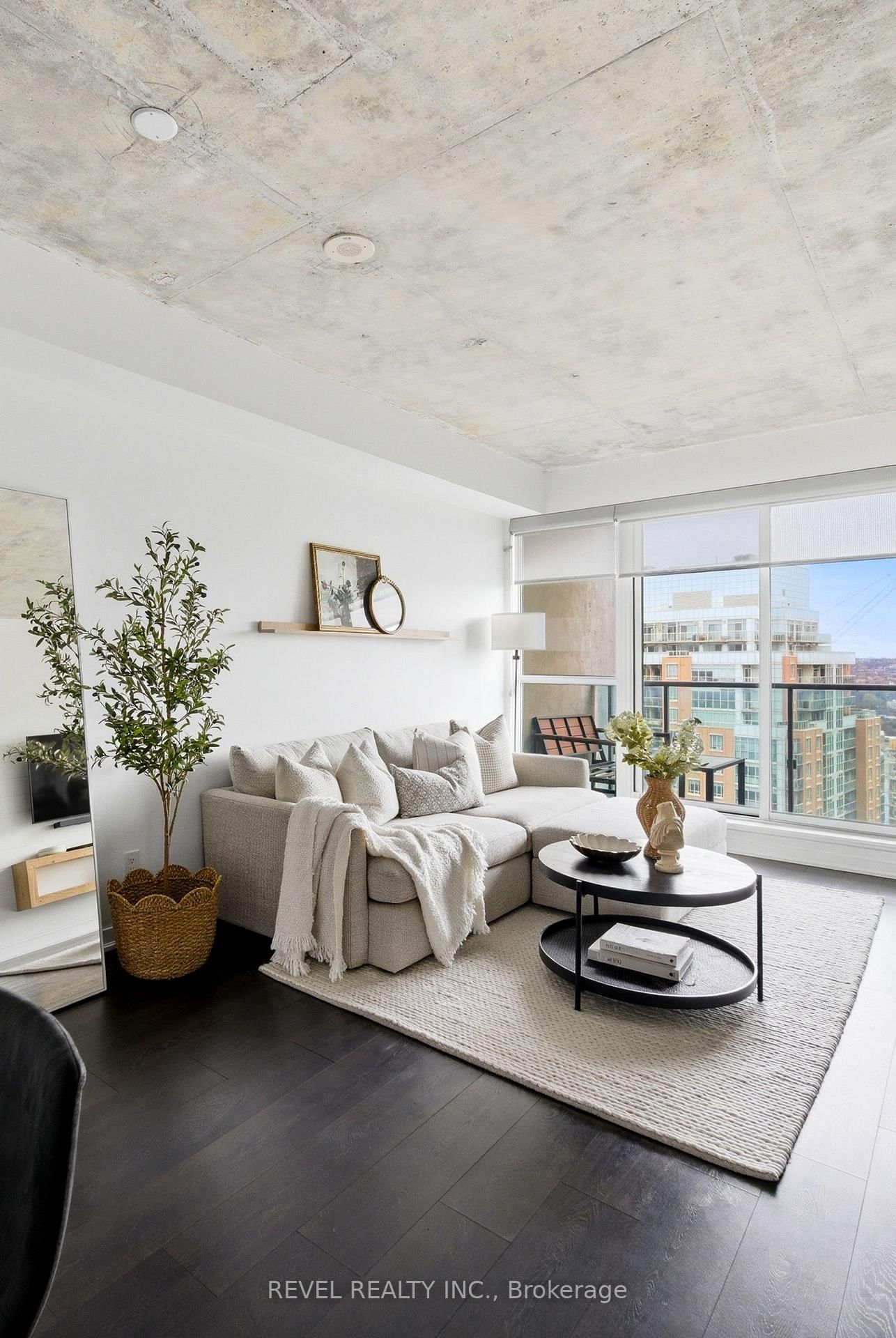 150 East Liberty Street, Unit 2701 - Photo 7