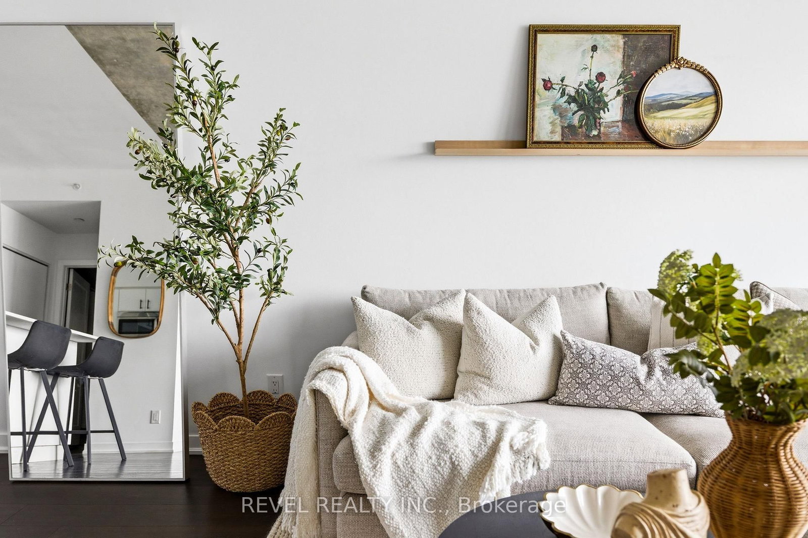 150 East Liberty Street, Unit 2701 - Photo 9