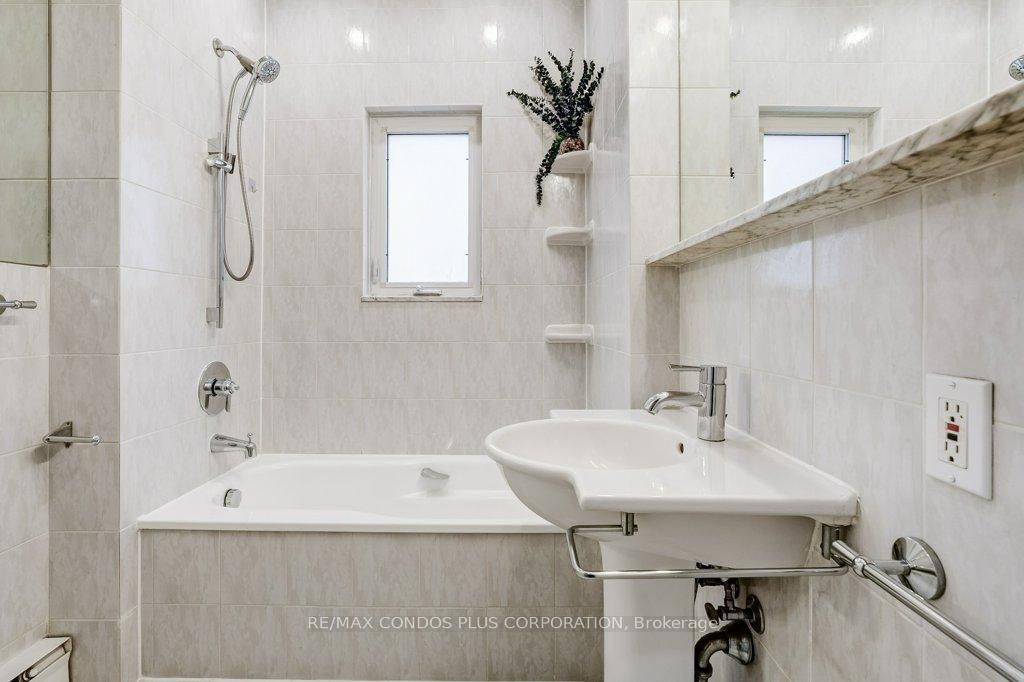 123 Colin Avenue E - Photo 18