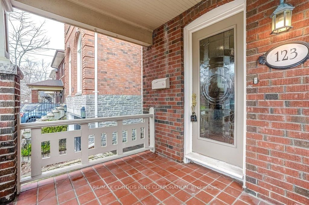 123 Colin Avenue E - Photo 4