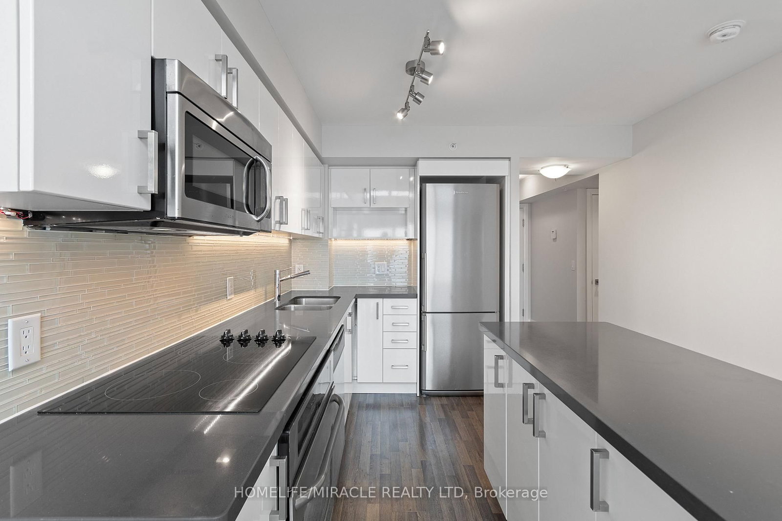 555 Wilson Avenue W, Unit PH1402 - Photo 10